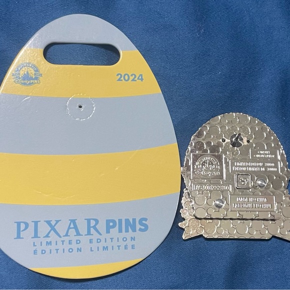 New limited edition 2024 Easter Toy Story Woody and Bo Peep Disney trading pin - Picture 3 of 3